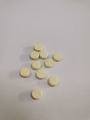 मौखिक GS-441524 टैबलेट 20mg 40mg 50mg 60mg स्थिर एंटीवायरल फार्मूला के साथ बिल्लियों में FIP के लिए